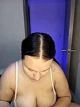 Snapshot of Valeriaa_21 chatting on June 11, 2026, 6:27 pm Valeriaa 21 online show from June 11, 2026, 6:27 pm