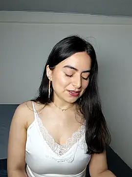 saasha Petit online show from March 9, 2026, 10:52 am