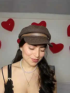 saasha Petit online show from February 17, 2026, 10:23 am