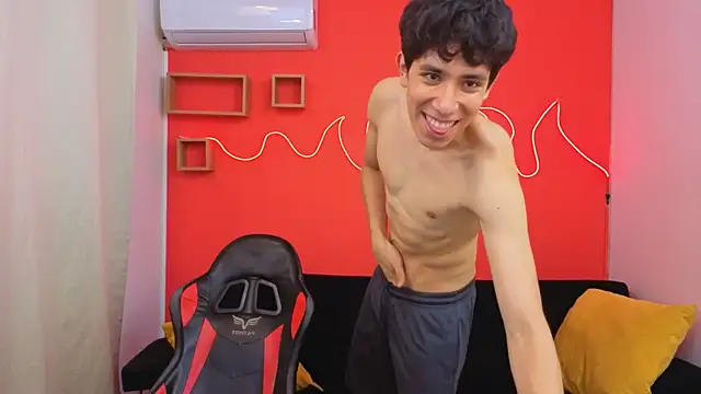 Neo Twink online show from May 1, 2026, 7:08 pm