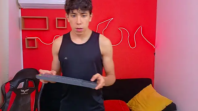 Neo Twink online show from July 17, 2026, 7:11 pm