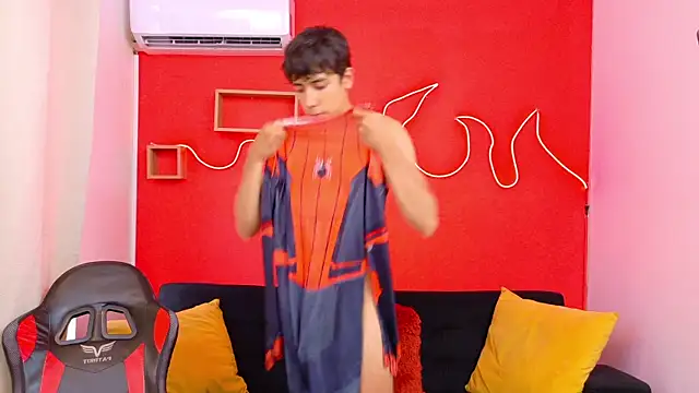 Neo Twink online show from July 14, 2026, 7:42 pm