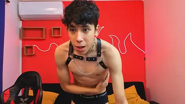 Neo Twink online show from February 5, 2026, 12:12 pm