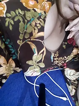 Snapshot of Riya_rani8 chatting on February 9, 2026, 3:32 pm Riya rani8 online show from February 9, 2026, 3:32 pm