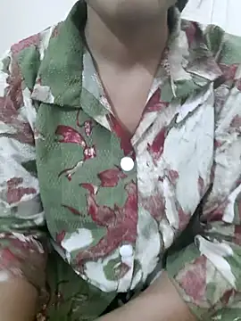 Snapshot of Riya_rani8 chatting on February 19, 2026, 3:03 am Riya rani8 online show from February 19, 2026, 3:03 am