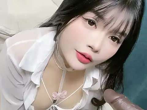 guaiguai-1713 online show from December 15, 2025, 11:49 am