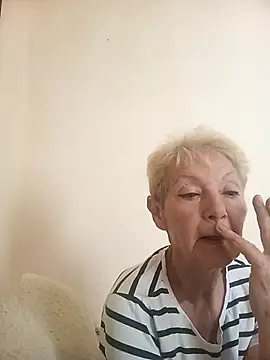 Snapshot of Calypso-Loove chatting on July 4, 2026, 12:11 pm Calypso-Loove online show from July 4, 2026, 12:11 pm