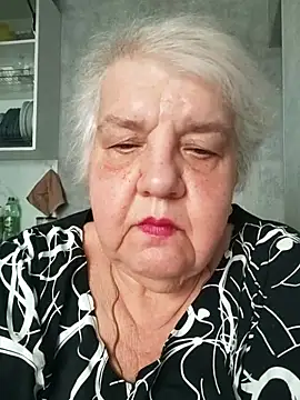 Snapshot of HapinessLovee chatting on June 17, 2026, 1:32 pm HapinessLovee online show from June 17, 2026, 1:32 pm