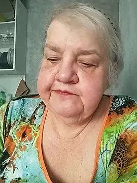 HapinessLovee online show from April 24, 2026, 6:37 am