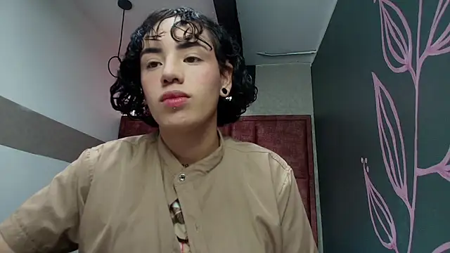 Kiara Fox   online show from May 2, 2026, 9:42 pm