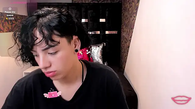 Kiara Fox   online show from January 15, 2026, 12:30 pm