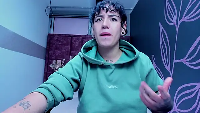 Kiara Fox   online show from March 15, 2026, 10:44 am