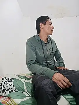 valenpaisita2123 online show from January 12, 2026, 4:19 am