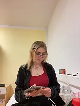 Milly-Kiss online show from January 18, 2026, 9:07 pm