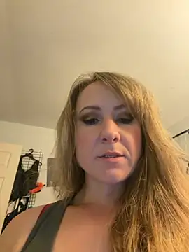 Snapshot of alluringpixie chatting on July 7, 2026, 12:42 pm alluringpixie online show from July 7, 2026, 12:42 pm
