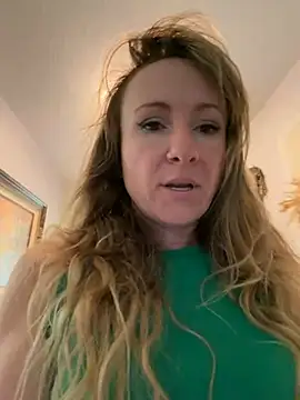 Snapshot of alluringpixie chatting on May 11, 2026, 12:17 pm alluringpixie online show from May 11, 2026, 12:17 pm