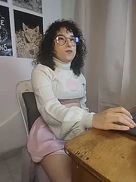 Snapshot of little__ammy chatting on July 25, 2026, 2:41 am little ammy online show from July 25, 2026, 2:41 am