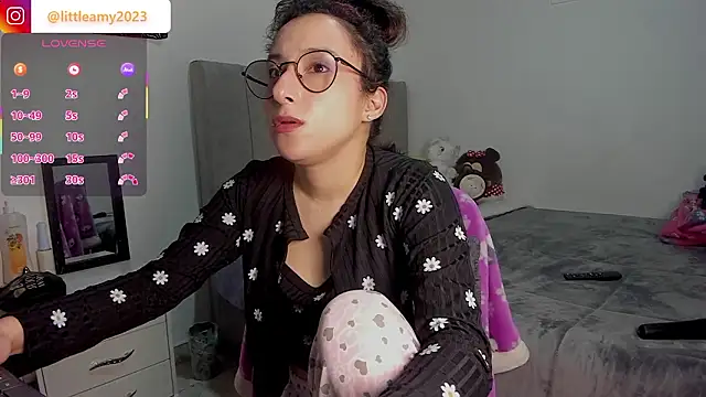 Snapshot of little__ammy chatting on February 20, 2026, 11:01 am little ammy online show from February 20, 2026, 11:01 am