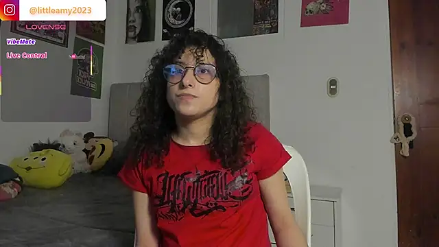 Snapshot of little__ammy chatting on March 19, 2026, 10:32 pm little ammy online show from March 19, 2026, 10:32 pm