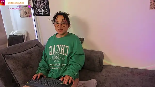 little  ammy online show from June 14, 2026, 6:53 pm