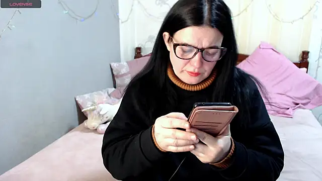 SashaBond online show from February 11, 2026, 4:18 pm