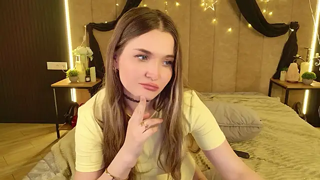 Lina Sinerz online show from May 14, 2026, 4:20 am