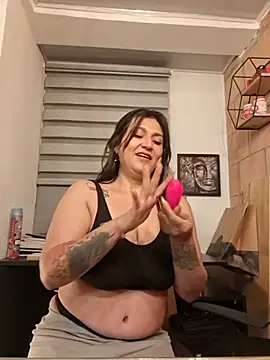 Magenta Moon online show from July 18, 2026, 1:36 am