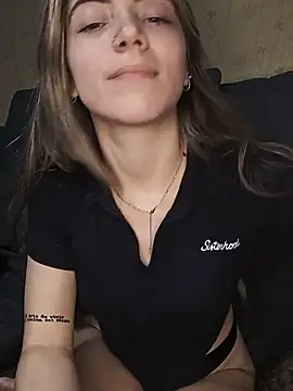 Ceciihot online show from June 12, 2026, 2:20 am