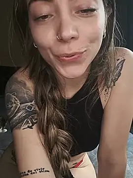 Ceciihot online show from June 2, 2026, 4:51 pm