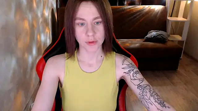 MiaBun1 online show from December 17, 2025, 4:17 am