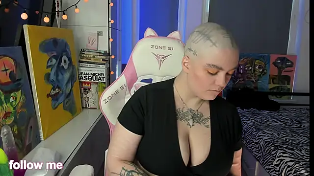 enigmastella online show from February 4, 2026, 11:05 am