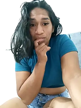 Hoottnini33 online show from December 5, 2025, 1:43 pm