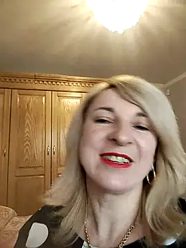 AhlyssaLove1155 online show from May 2, 2026, 3:28 pm