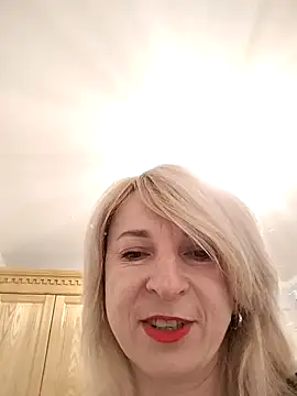 AhlyssaLove1155 online show from May 5, 2026, 5:16 pm
