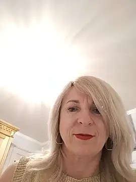 AhlyssaLove1155 online show from July 8, 2026, 9:15 pm