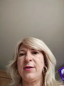 AhlyssaLove1155 online show from July 19, 2026, 4:32 am