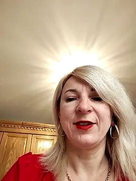 AhlyssaLove1155 online show from July 25, 2026, 5:04 am