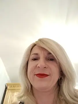 AhlyssaLove1155 online show from July 17, 2026, 8:28 pm