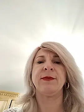 AhlyssaLove1155 online show from July 28, 2026, 6:20 pm