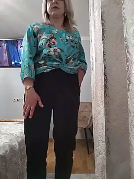AhlyssaLove1155 online show from June 17, 2026, 7:13 pm