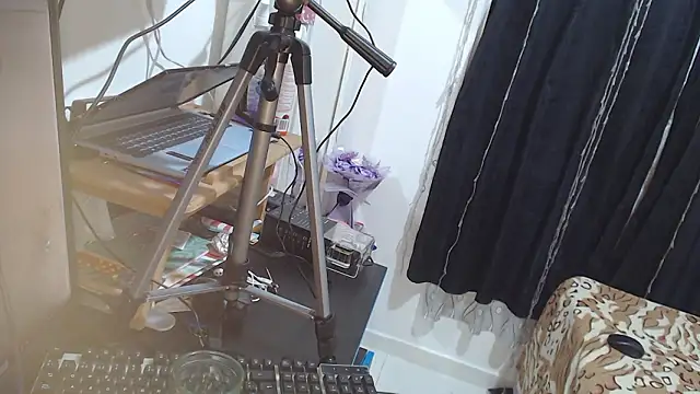 Sofia  Saenz online show from March 13, 2026, 10:53 am