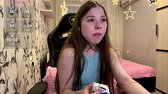 GayleLuu online show from January 19, 2026, 2:10 pm