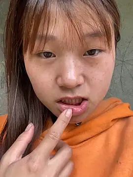 hinata-xx online show from April 24, 2026, 8:05 am