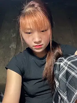 hinata-xx online show from April 26, 2026, 5:16 am