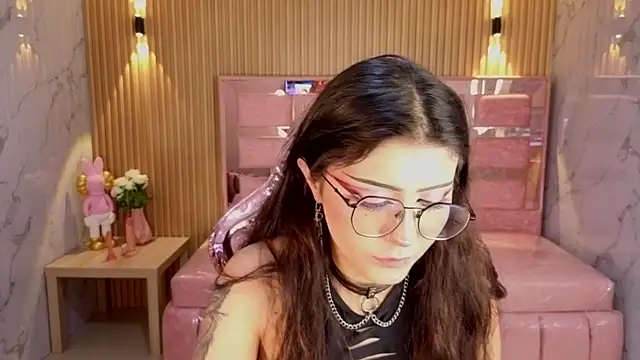 miss devil s online show from January 8, 2026, 3:12 am