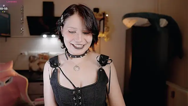 Snapshot of Nickari chatting on July 12, 2026, 5:30 am Nickari online show from July 12, 2026, 5:30 am
