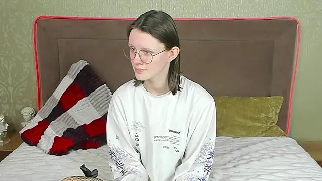 RoxyHerena online show from January 19, 2026, 8:07 am