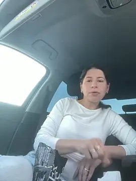 coupledeea online show from April 5, 2026, 6:25 pm