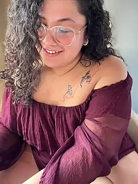 VanesssaMilf  online show from July 10, 2026, 2:39 pm