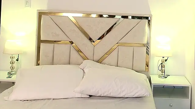 NaomiClay online show from January 16, 2026, 12:20 pm